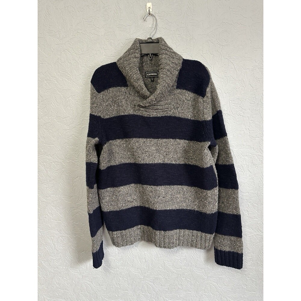 Express Mens Size Medium Shawl Neck Sweater D22